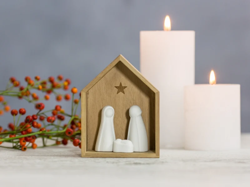 räder Kleine Krippe mit Porzellanfiguren weiß 12cm