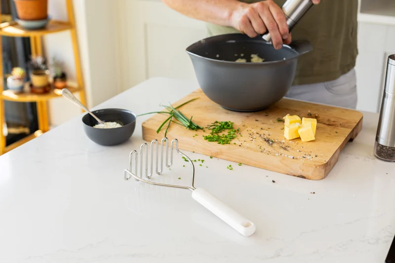 KitchenAid Kartoffelstampfer Classic Porzellanweiß Edelstahl 25,5cm - Püree