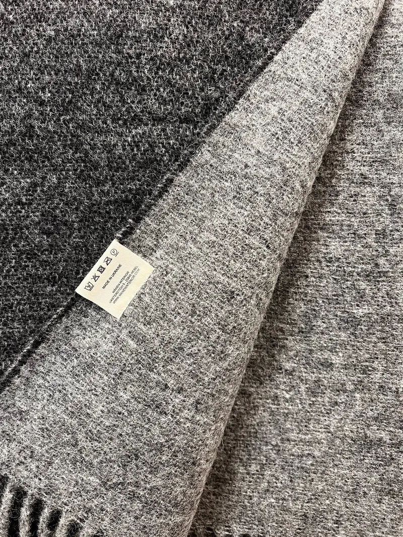 Wolldecke Bicolor mit Fransen Grau/Dunkelgrau
