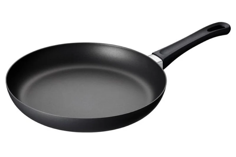 SCANPAN Bratpfanne Classic Induction ø 28 cm - geeignet für alle Wärmequellen - Standard-Antihaftbeschichtung