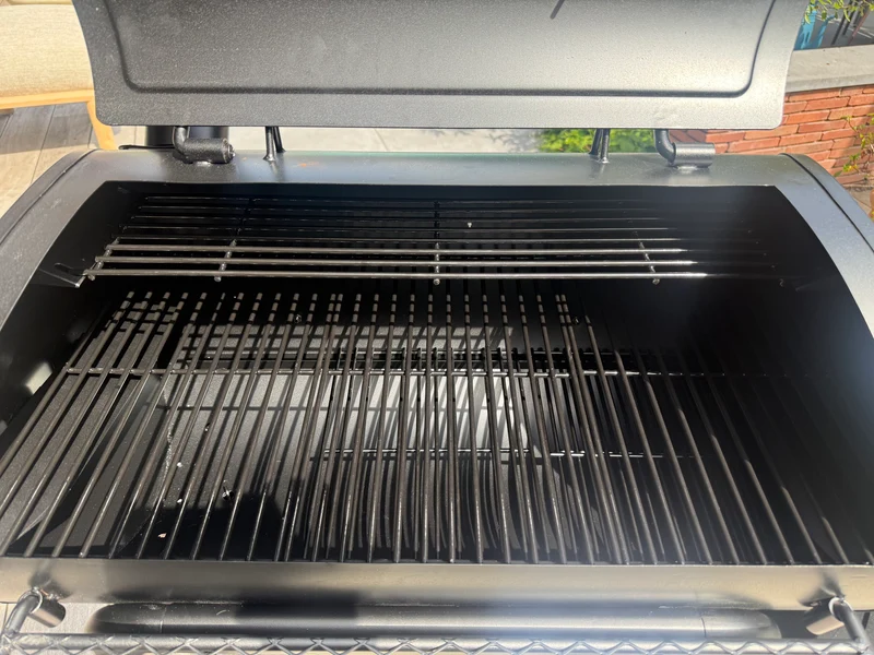 Landmann BBQ / Smoker Vinson 200 - Holzkohlegrill - Grillfläche 70,5 x 39,5 cm