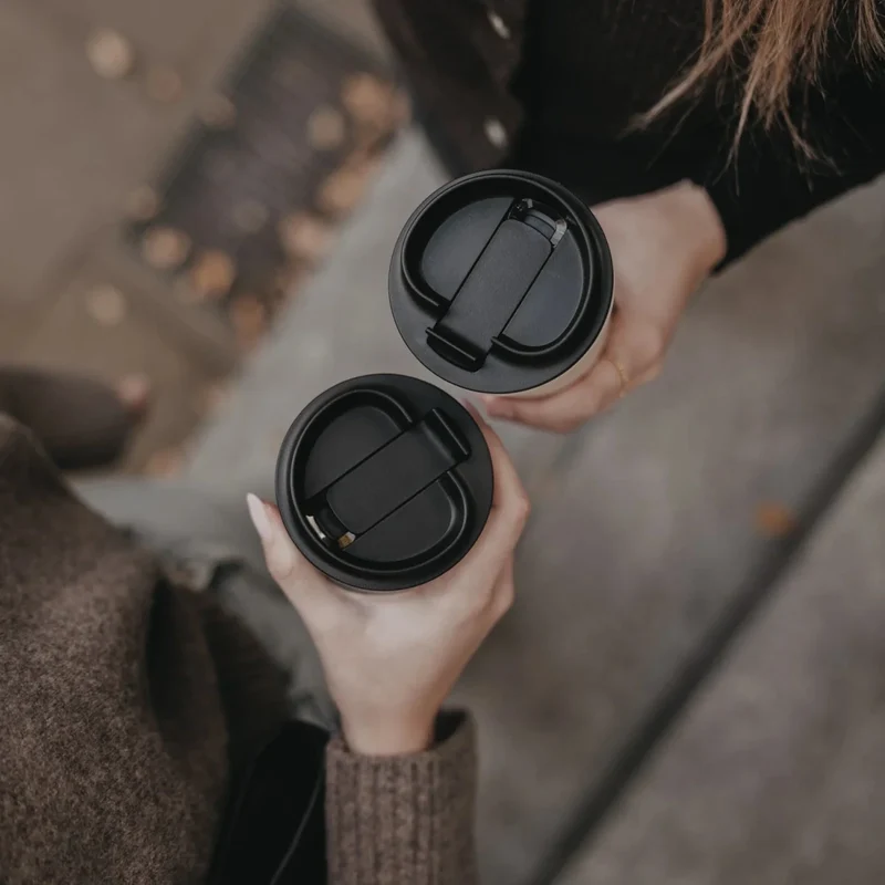 Isolierbecher Herz Schwarz – To-go Style