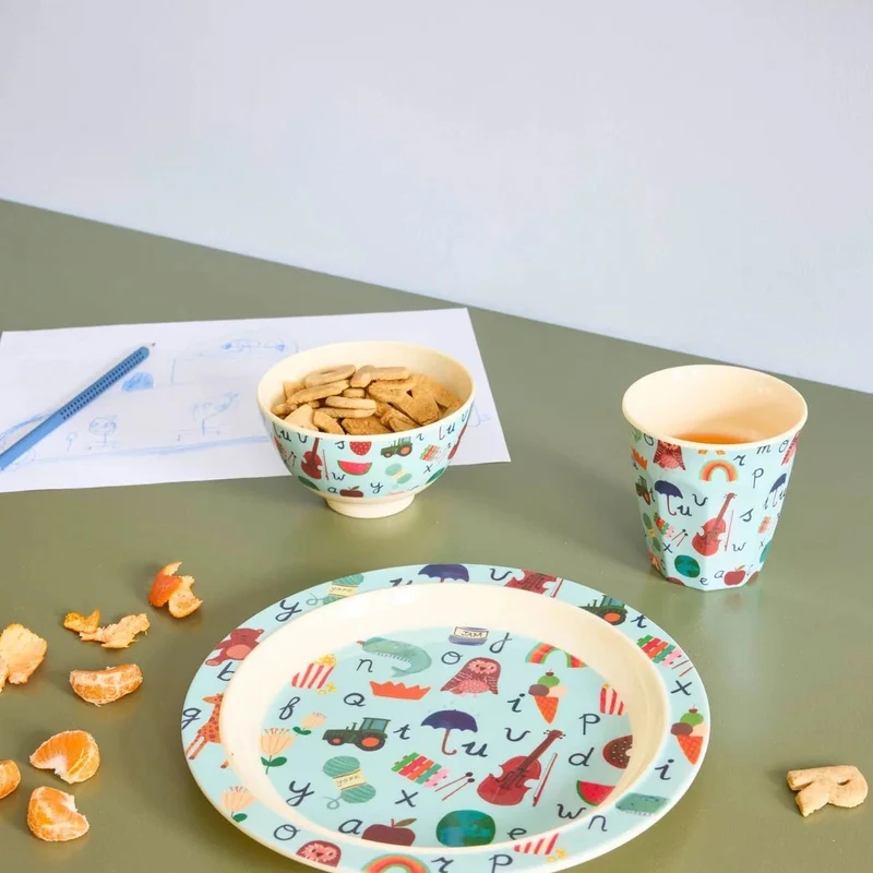 rice Kinderteller Blau ABC – robust & bunt