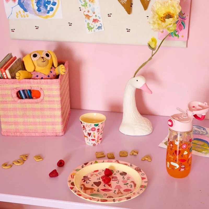 rice Kinderteller Pink ABC – robust & bunt