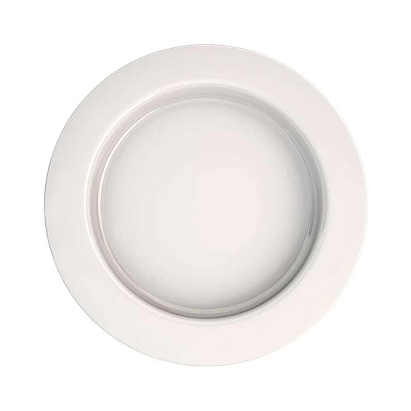 Teller mit schrägem Boden