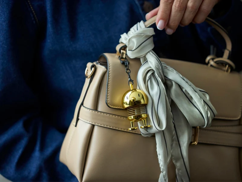 Hoptimist Bag charm gold 5,9cm