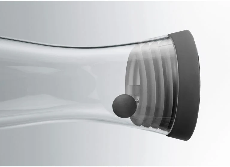 WMF Basic Wasserkaraf - Tropffrei - Schwarz / Silber - 1 Liter