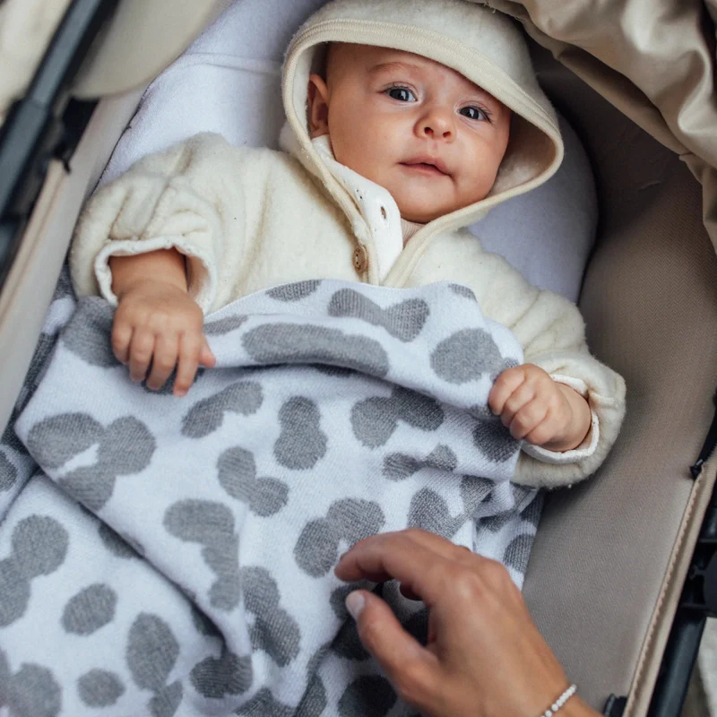 Babydecke aus Merinowolle Dotty