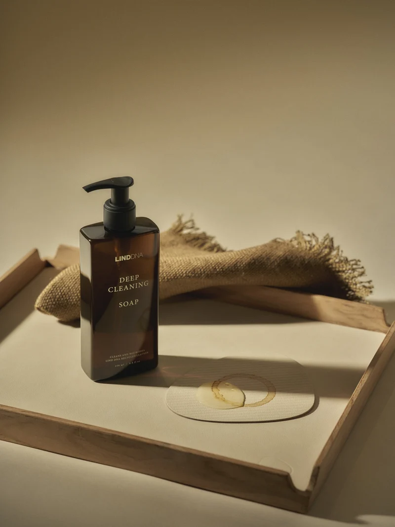 LIND DNA Reinigungsmittel für Tischsets und Untersetzer – Deep Cleaning Soap – 250 ml