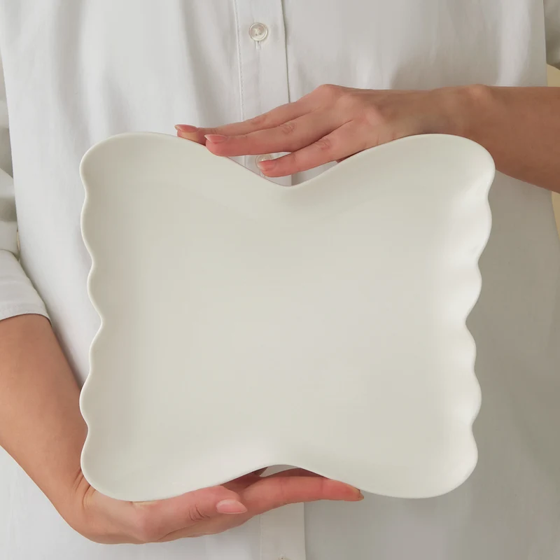 Karaca Stream Bone China Pieris 34-teiliges Servierset für 6 Personen, Weiß