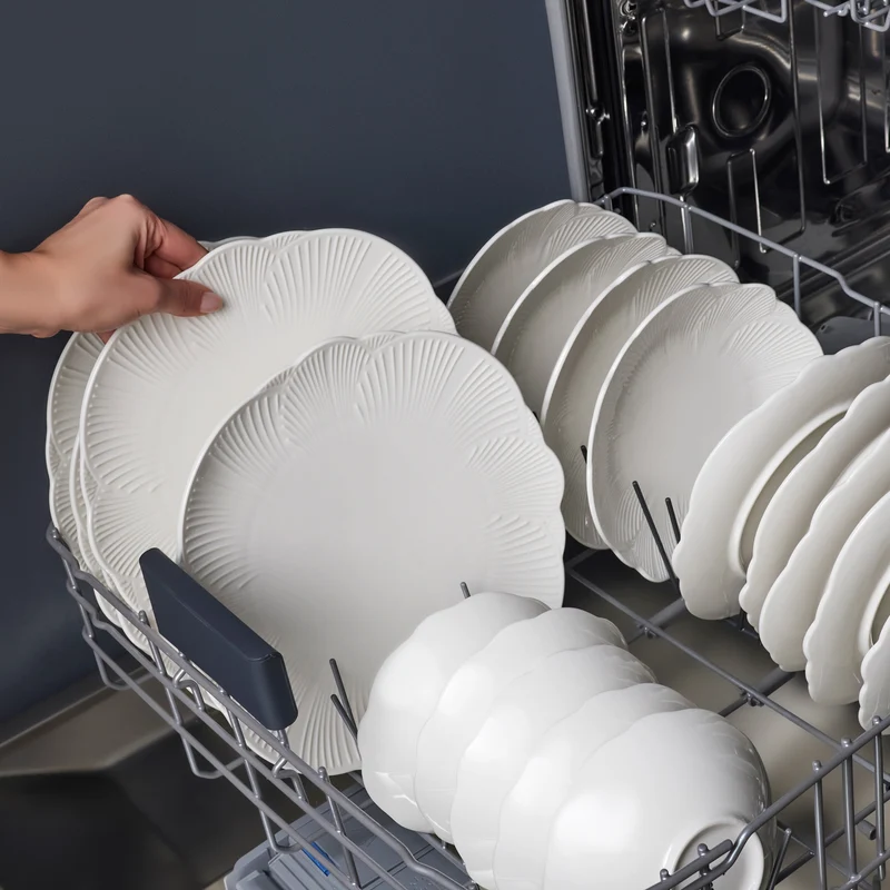Karaca Bloom 24-teiliges Bone China Tafelservice für 6 Personen, Weiß