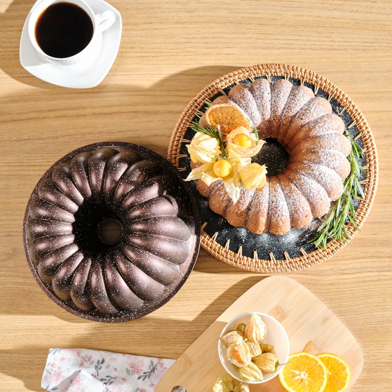 Karaca Cake Pro Lina Braune Kuchenform aus Aluminiumguss 25,5 cm