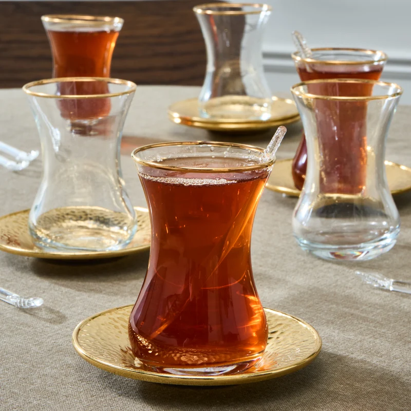 Karaca Ada Gold 18-teiliges Teeservice für 6 Personen