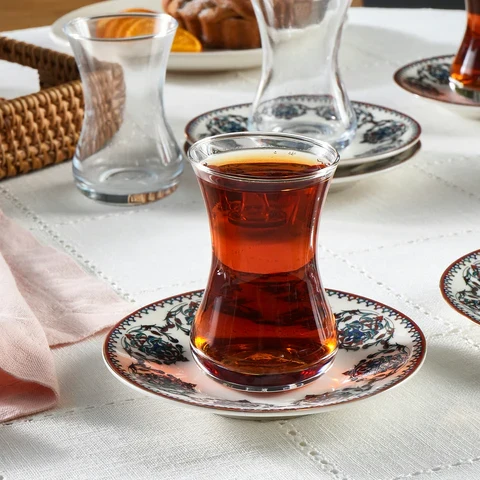 Karaca Nakkas 12-teiliges Türkisches Teeset aus Bone China für 6 Personen, 130 ml, Rot