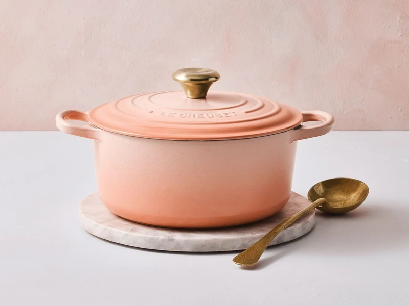 Le Creuset Bräter Signature rund mit Goldknopf pêche 24cm