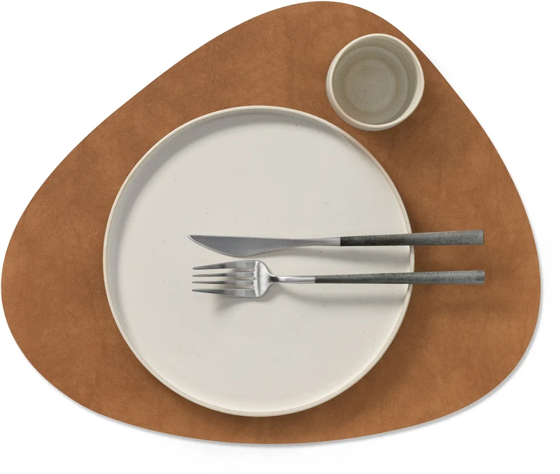 LIND DNA Tischsets Nupo - Leder - Armeegrün / Natur - Curved - doppelseitig - 44 x 37 cm - 2 Stück