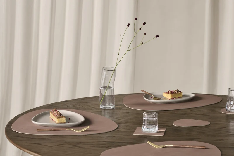 LIND DNA Tischsets Nupo - Leder - Altrosa - Curved - 44 x 37 cm - 2 Stück