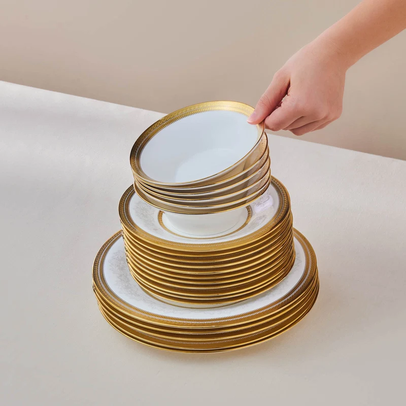 Karaca Royal Bone China Charlotte 55-teiliges Tafelservice für 12 Personen, Gold