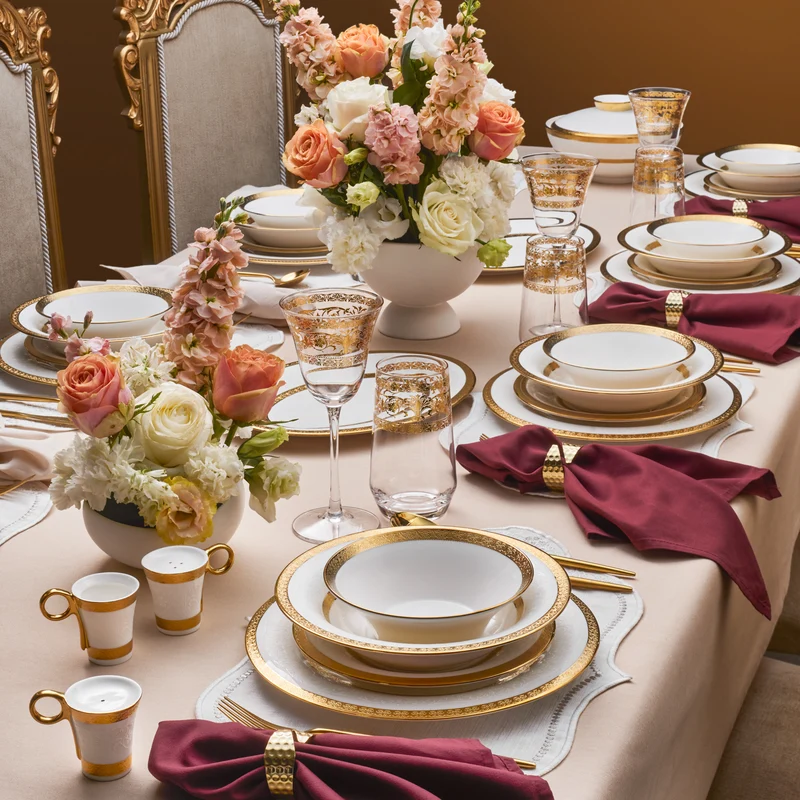 Karaca Royal Bone China Victoria 55-teiliges Tafelservice für 12 Personen, Gold