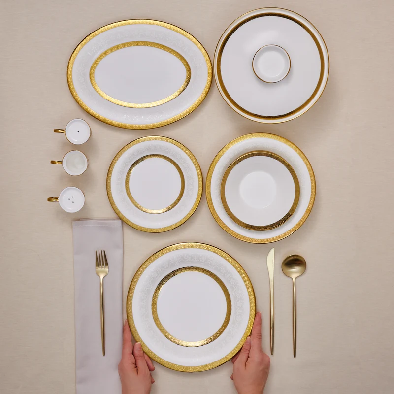 Karaca Royal Bone China Victoria 55-teiliges Tafelservice für 12 Personen, Gold