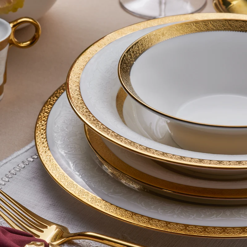 Karaca Royal Bone China Victoria 55-teiliges Tafelservice für 12 Personen, Gold
