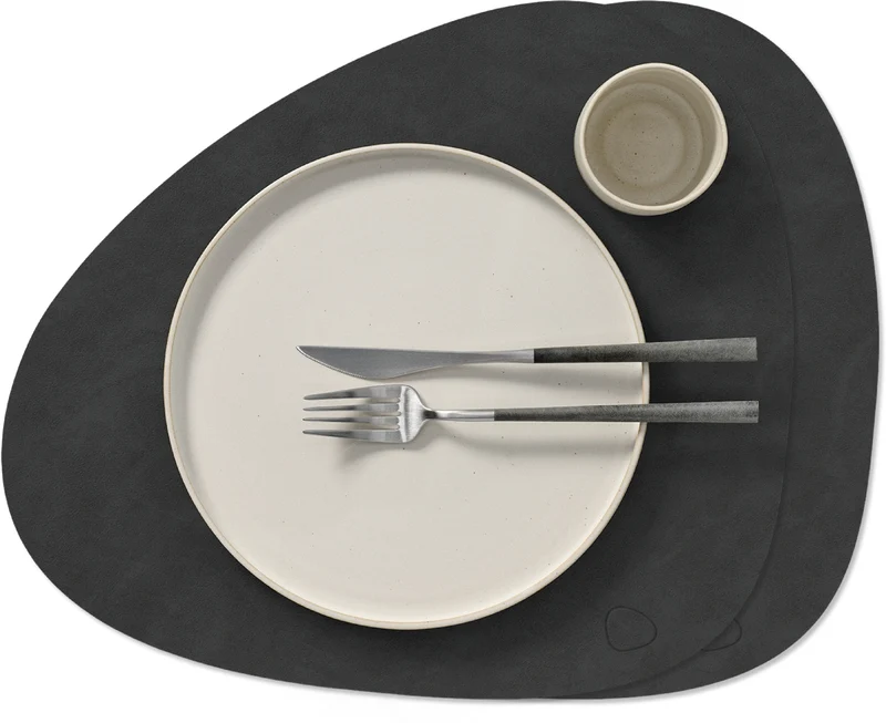 LIND DNA Tischsets Nupo - Leder - Schwarz - Curved - 44 x 37 cm - 2 Stück