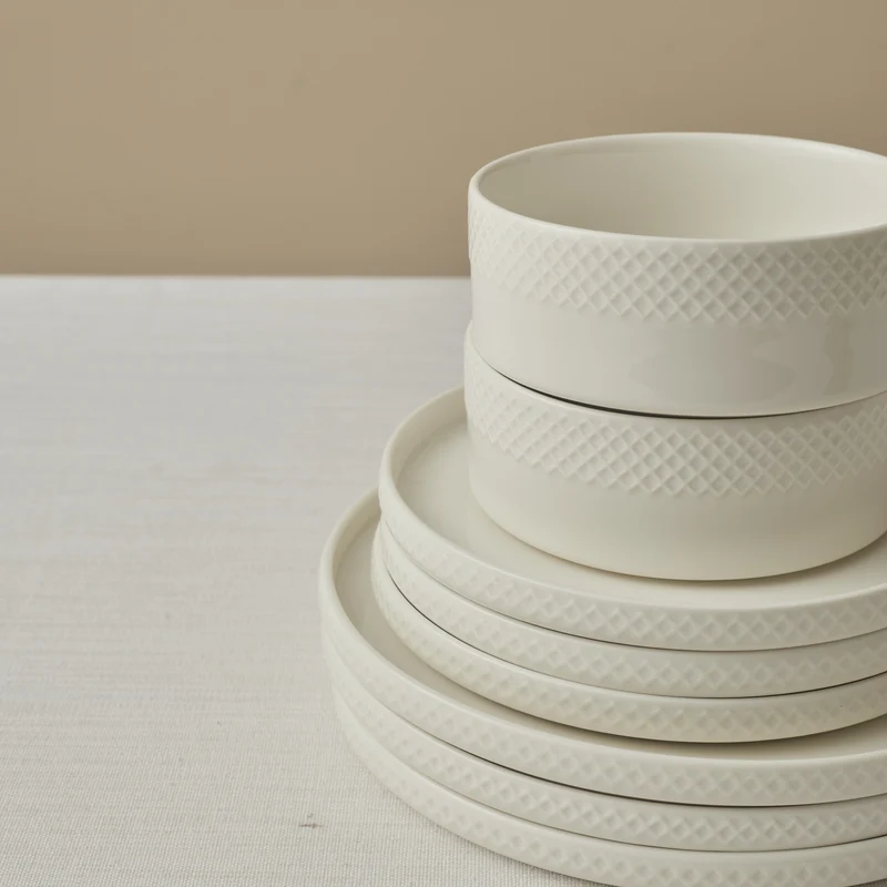 Karaca Salvare Diamond 18-teiliges Bone China-Geschirrset für 6 Personen, weiß