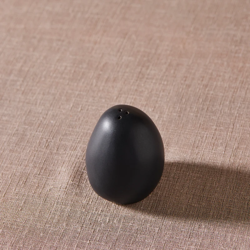 Karaca New Black Galactic Salzstreuer