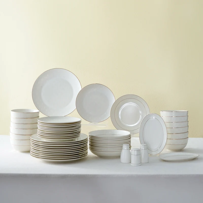Karaca Elegance Bone Mandarin 53-teiliges Tafelservice für 12 Personen Gold
