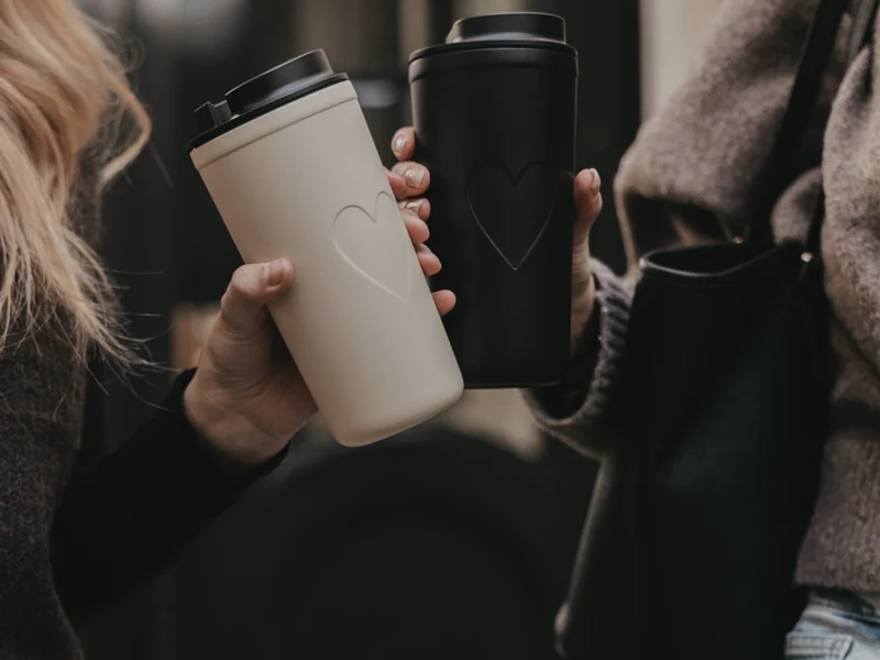 Eulenschnitt To-Go Becher Herz schwarz 0,54l