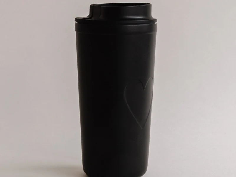 Eulenschnitt To-Go Becher Herz schwarz 0,54l