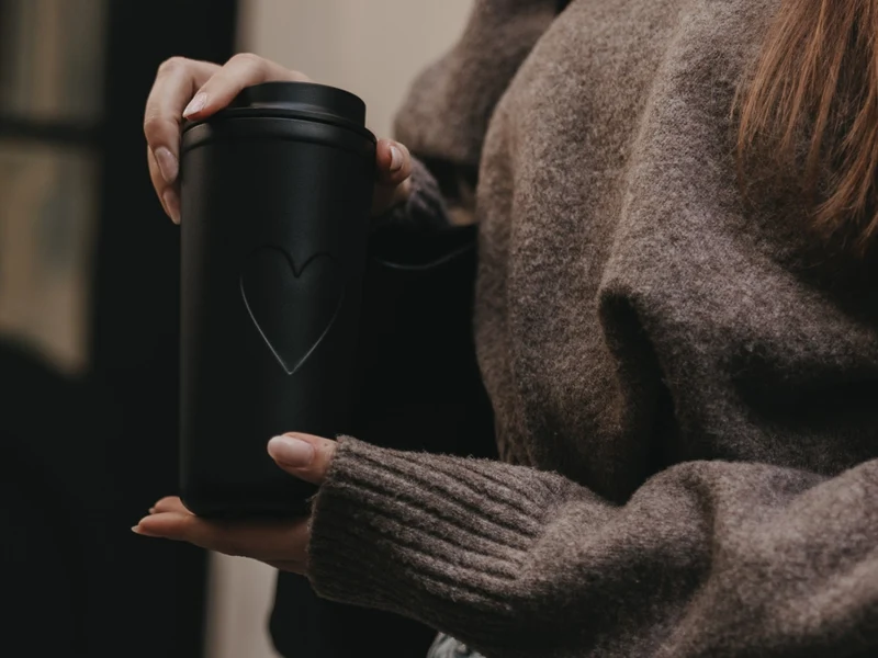 Eulenschnitt To-Go Becher Herz schwarz 0,54l