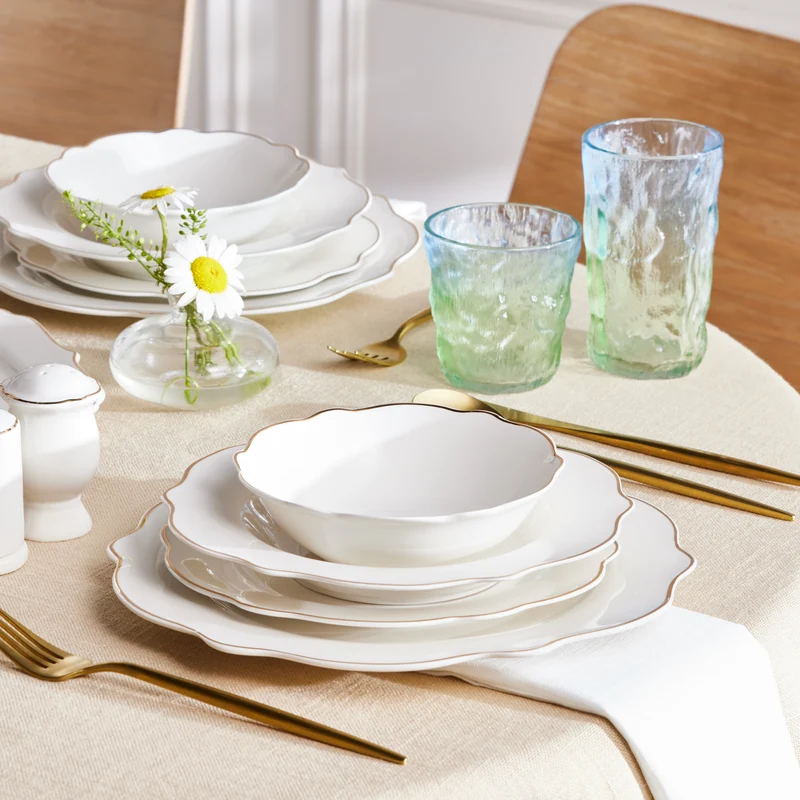 Karaca Elegance Vera 59-Teiliges 12-Personen-Geschirrset, Gold