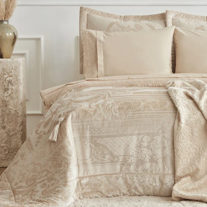 Karaca Home Valeria Queen 8-Teiliges Hochzeitsset Gold