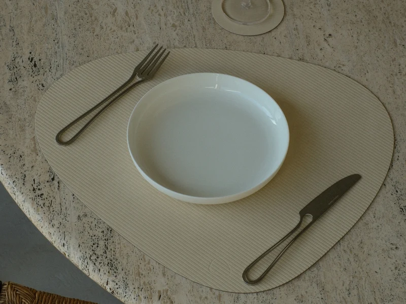 LIND DNA Corduroy Tischset Curve L pure white 37x44cm