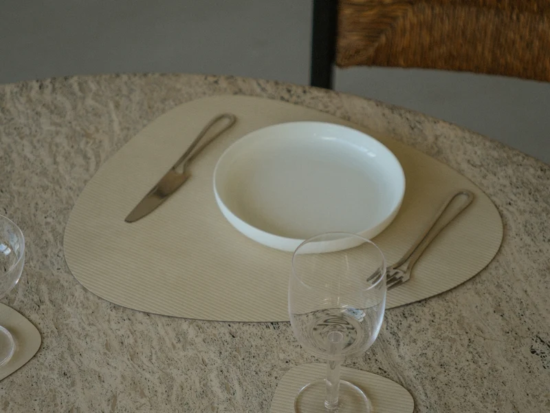 LIND DNA Corduroy Tischset Curve L pure white 37x44cm