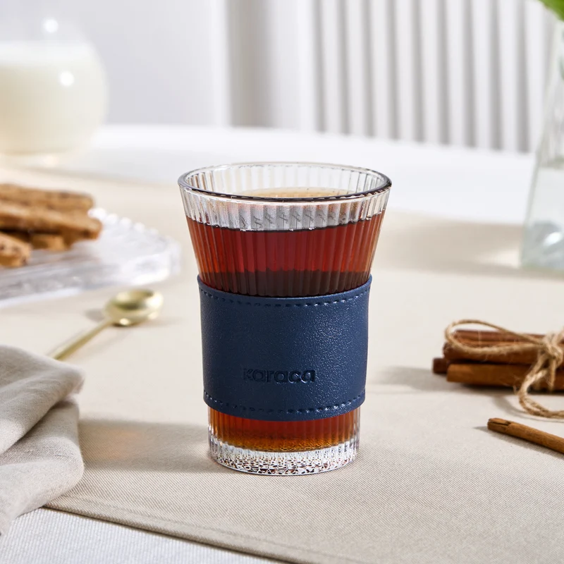 Karaca Leder Cool Touch Latte Glas 210 Ml Marineblau