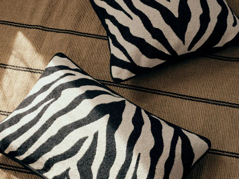 Broste Copenhagen Zebra Kissenbezug black/light beige 50x50cm