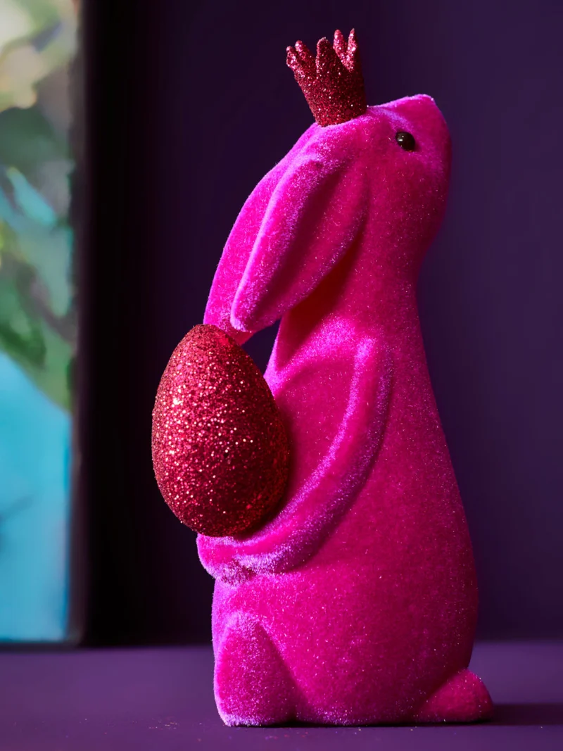 Werner Voß Hase mit Ei beflockt magenta 18cm