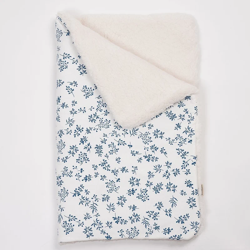 Zweiseitige Babydecke Lammfelloptik – Kuschelweich, 75x95 cm