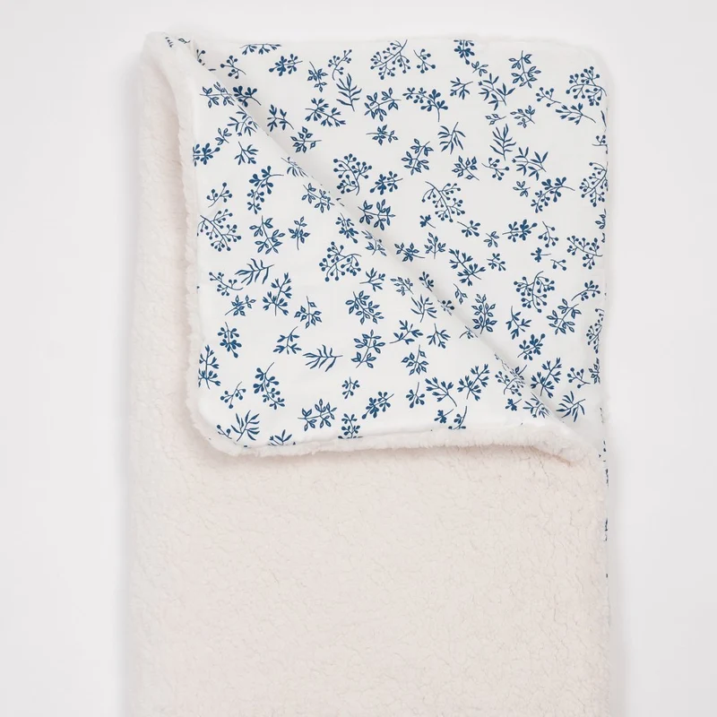 Zweiseitige Babydecke Lammfelloptik – Kuschelweich, 75x95 cm