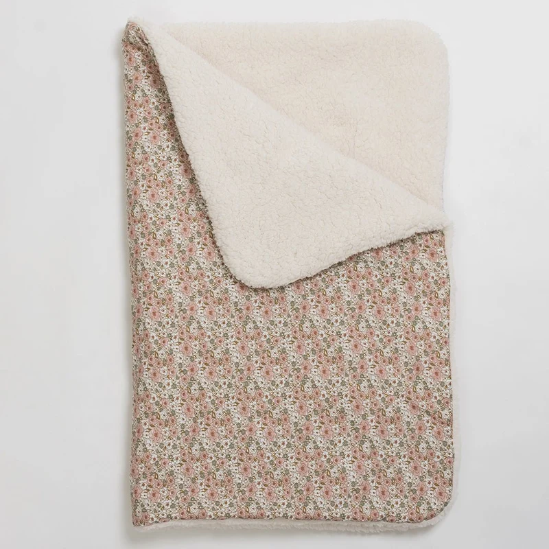 Zweiseitige Babydecke Lammfelloptik – Kuschelweich, 75x95 cm