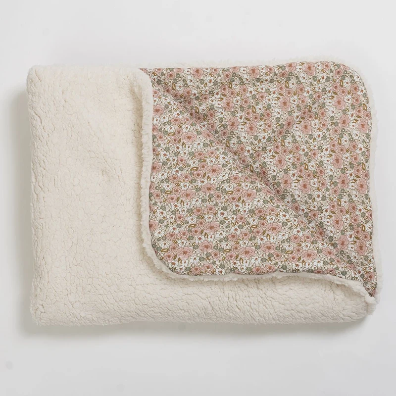 Zweiseitige Babydecke Lammfelloptik – Kuschelweich, 75x95 cm
