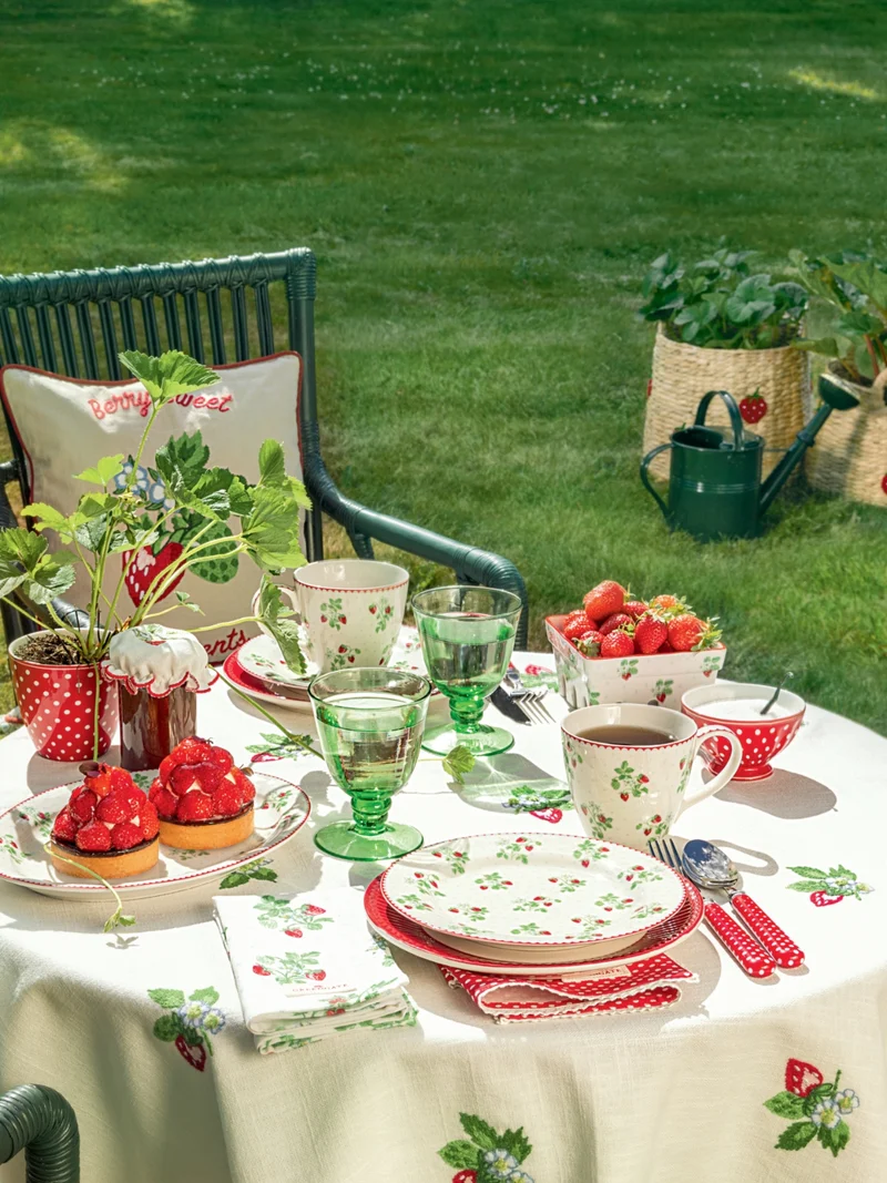 Greengate Berry Tischdecke white 150x150cm