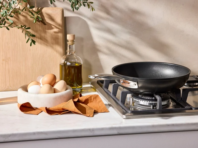 Le Creuset Aluminium-Antihaft Bratpfanne rund hoch 26cm