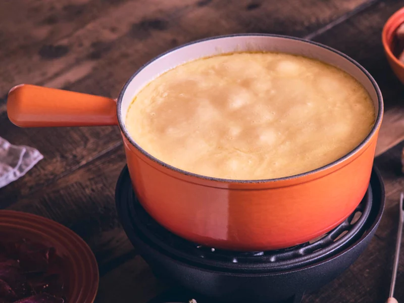 Le Creuset Caquelon Tradition schwarz matt 24cm