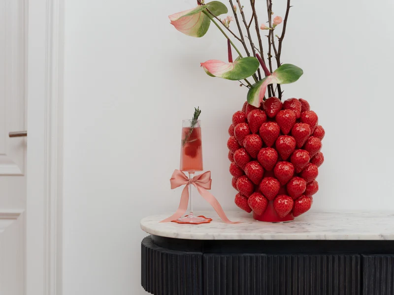 KARE Design Vase Strawberries Rot 24cm