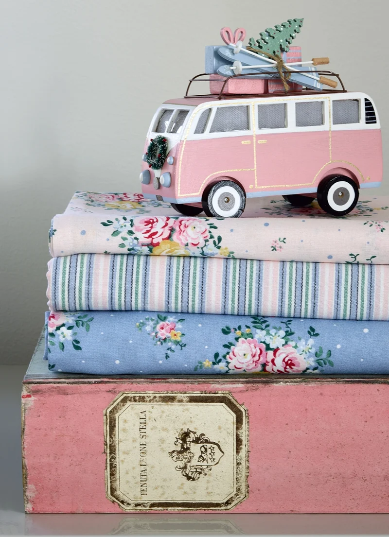 Greengate Laura Moments Kissenhülle dusty blue emb. 40x40 cm