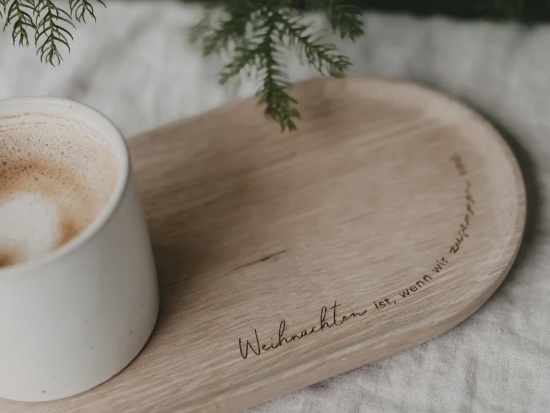 Eulenschnitt Mini Tablett aus Eiche Weihnachten ist 25cm