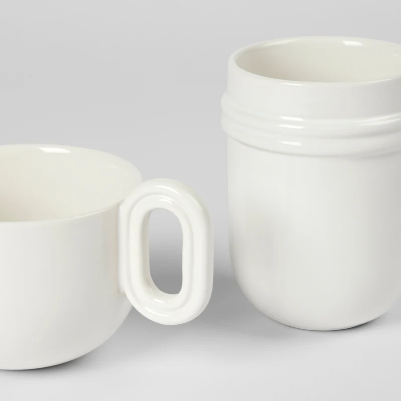 Broste Copenhagen Stevns Becher mit Henkel chalk white 400ml